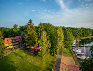 lotnicze, hexacopter, piekna gora, mazury, jeziora, gizycko, lodz, jacht, woda, zaglowki, przystan Sharters Czarter Jachtów Na Mazurach - Giżycko
